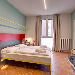 Meininger Garibaldi Hostal