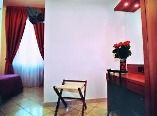 Hotel Mondial Milán 2*,  Italia